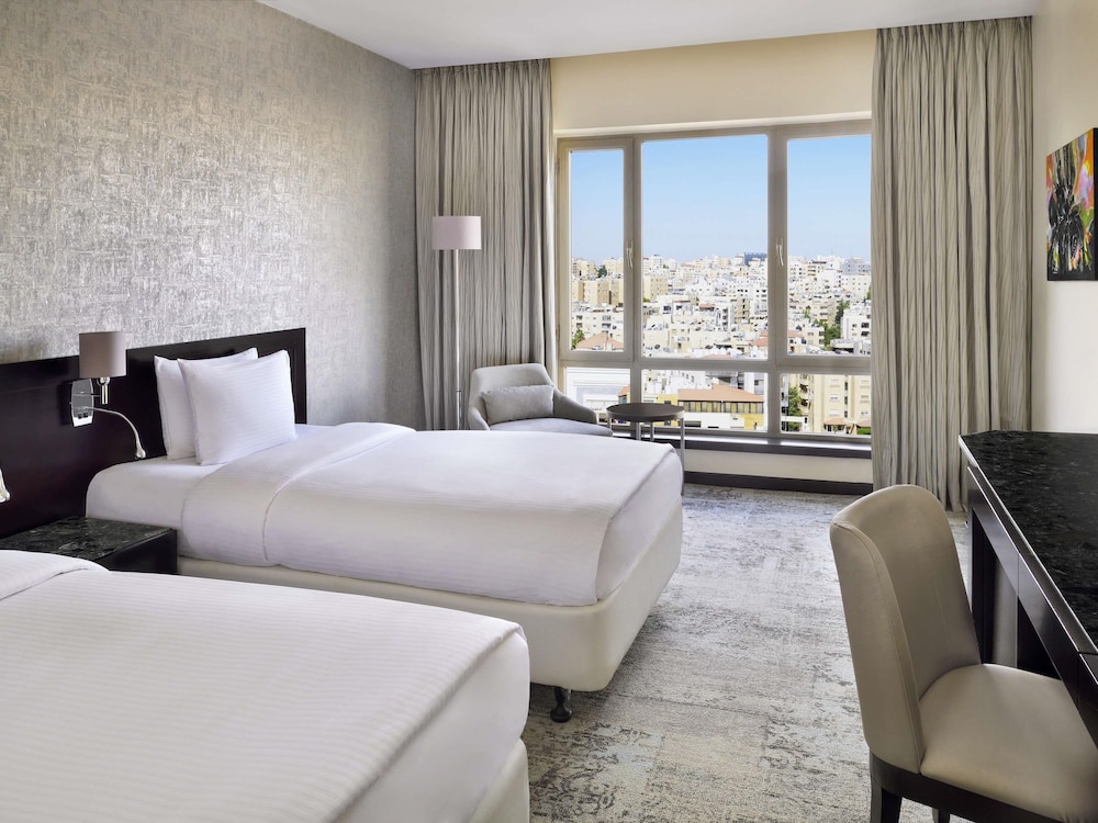 Clásica Twin del hotel Mövenpick Amman
