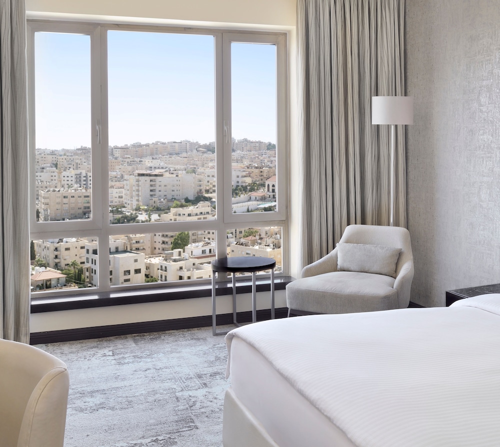 Suite King del hotel Mövenpick Amman. Foto 1