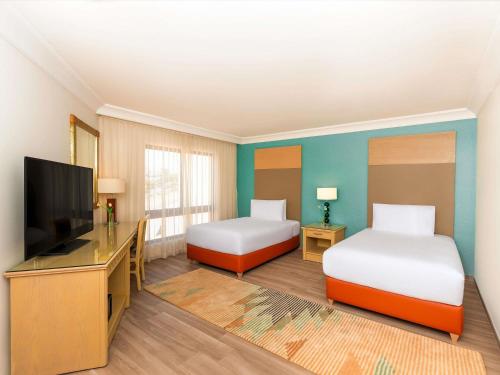 Habitación Doble Superior - 2 camas del hotel Movenpick Resort Petra. Foto 3