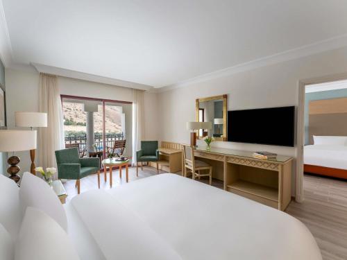 Habitación Comunicada Familiar del hotel Movenpick Resort Petra. Foto 3