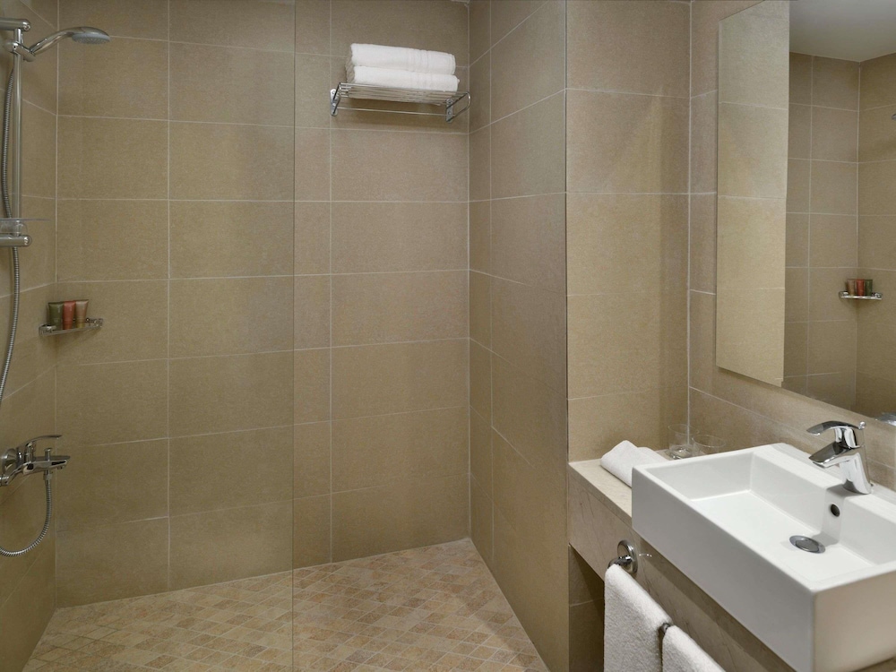 Habitación clásica con 2 camas individuales del hotel Grand Mercure Petra. Foto 5