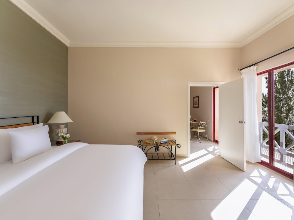 Suite Deluxe con 1 cama King Size del hotel Grand Mercure Petra