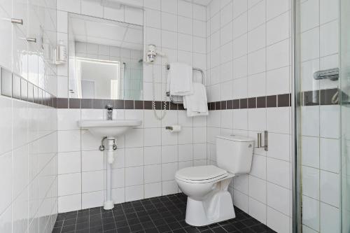 Family Room with Three Single Beds - Non - Smoking del hotel Aiden By Best Western Stockholm Arlanda Airport. Foto 4