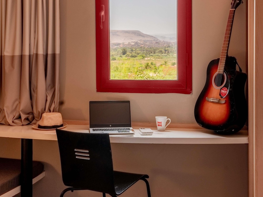 Habitación doble 2 Camas individuales del hotel Ibis Ouarzazate Centre. Foto 7