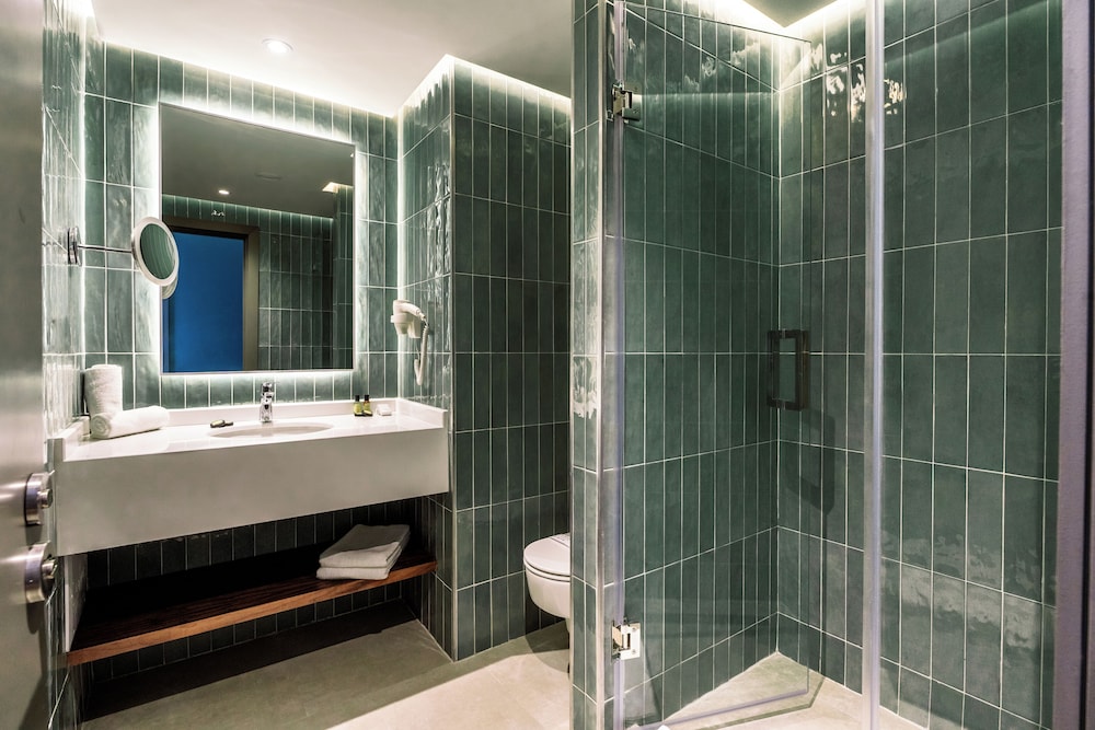 Habitación superior, 2 camas individuales del hotel Mercure Rabat Sheherazade. Foto 8