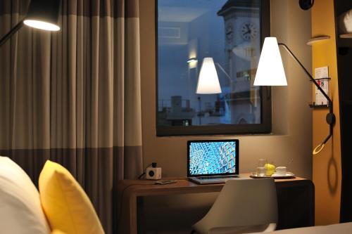 Habitación Sweet Room by ibis con dos camas individuales del hotel Ibis Casa-voyageurs. Foto 7