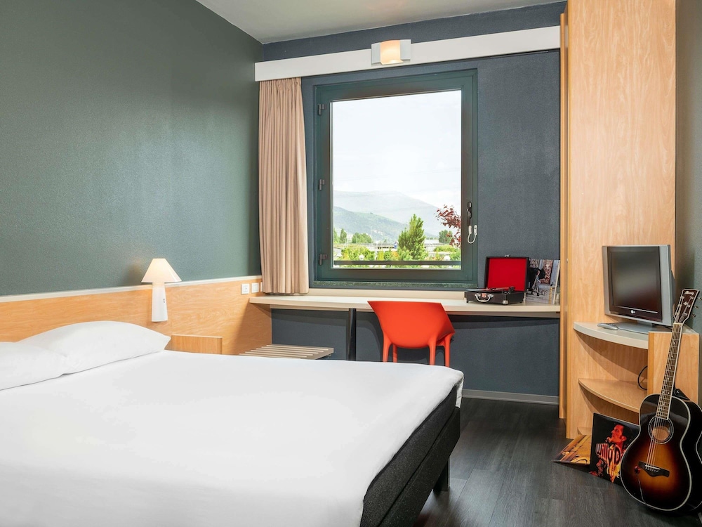 Habitación con 1 cama doble del hotel IBIS FIRENZE PRATO EST