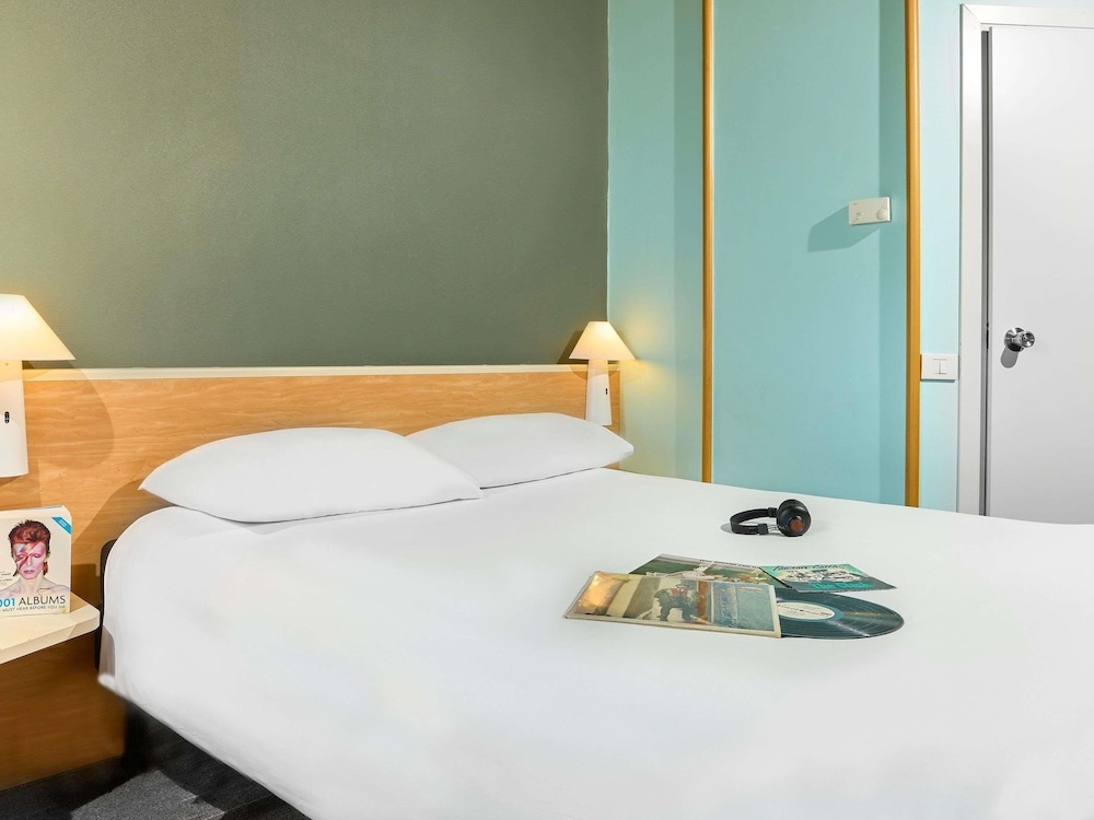Habitación con 1 cama doble del hotel IBIS FIRENZE PRATO EST. Foto 4