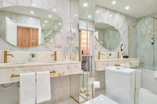 Habitación Doble Deluxe con bañera de hidromasaje del hotel Ílhavo Plaza