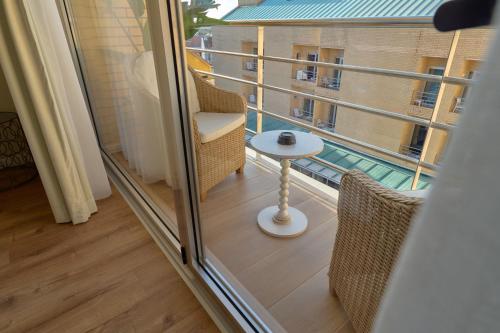Habitación Doble Deluxe con bañera de hidromasaje del hotel Ílhavo Plaza. Foto 8