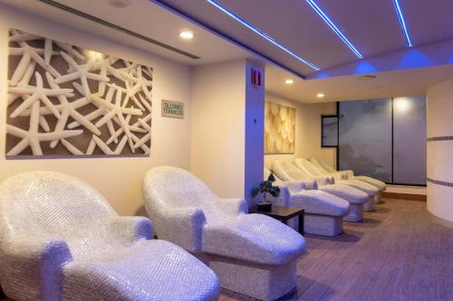 Habitación Doble con acceso al spa del hotel and Spa Real Ciudad De Zaragoza. Foto 8