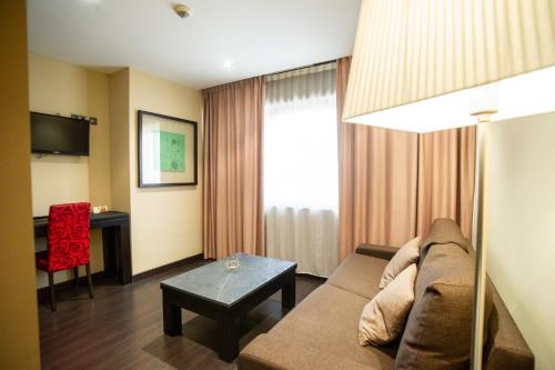 Suite Junior del hotel Azz Asturias Langrehotel and Spa. Foto 2