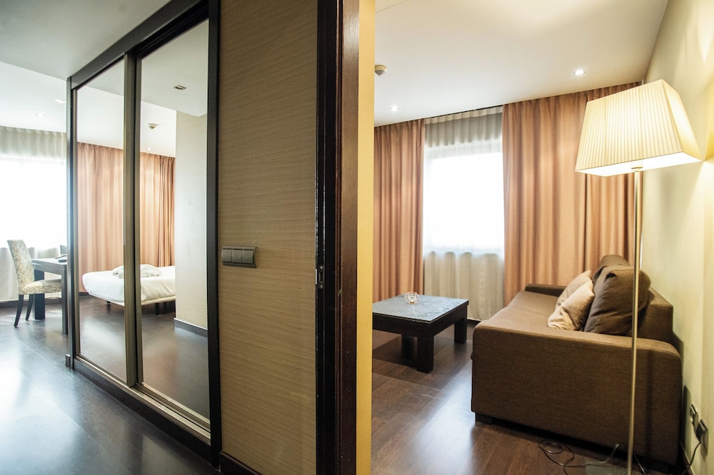 Suite Junior del hotel Azz Asturias Langrehotel and Spa. Foto 2
