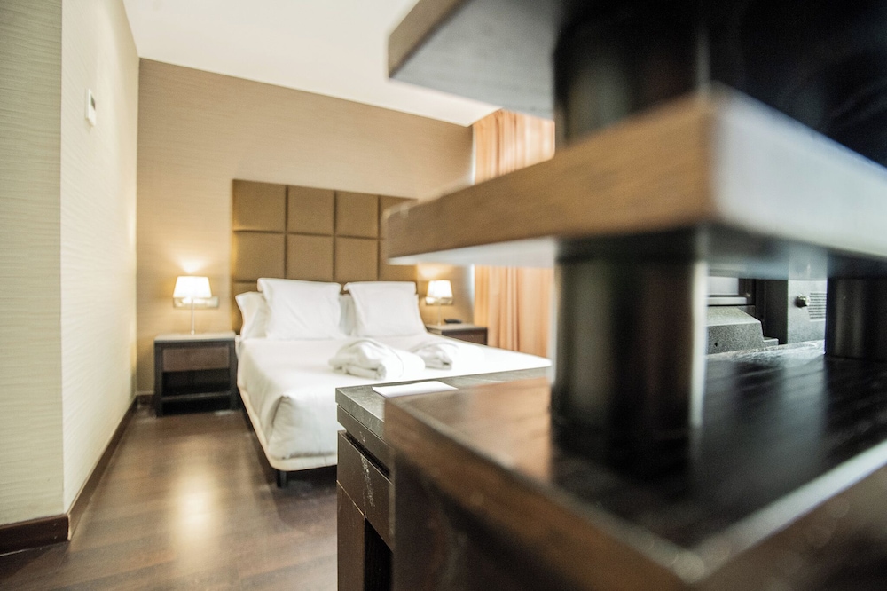 Suite Familiar del hotel Azz Asturias Langrehotel and Spa