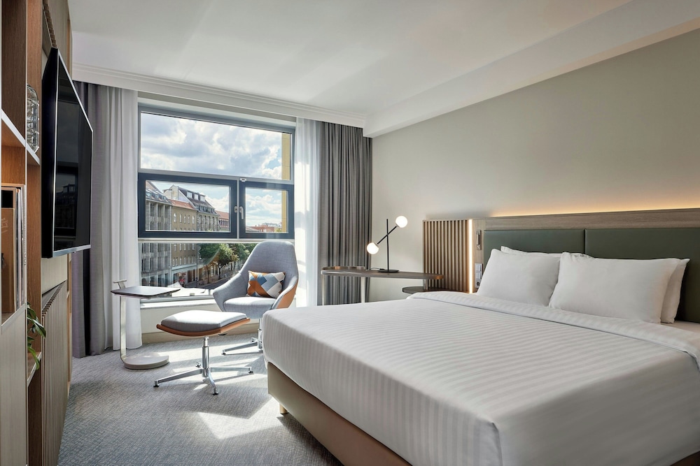 Estudio, 1 cama de matrimonio grande con sofá cama del hotel COURTYARD BY MARRIOTT BERLIN CITY CENTER. Foto 2