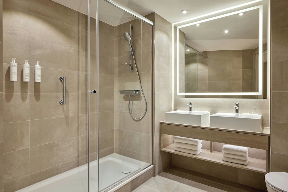 Estudio, 1 cama de matrimonio grande con sofá cama del hotel COURTYARD BY MARRIOTT BERLIN CITY CENTER. Foto 5