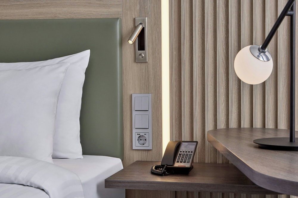 Habitación superior con 2 camas individuales, 2 camas individuales del hotel COURTYARD BY MARRIOTT BERLIN CITY CENTER. Foto 2