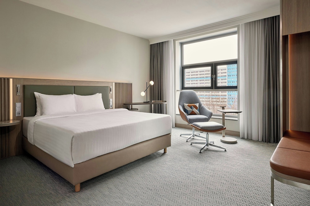 Apartamento, 1 cama de matrimonio grande con sofá cama del hotel COURTYARD BY MARRIOTT BERLIN CITY CENTER. Foto 4