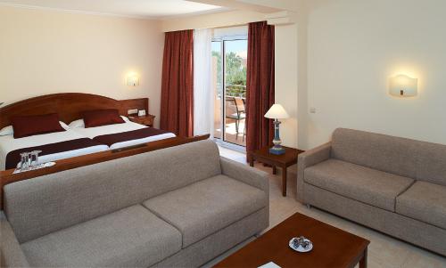 Habitación Familiar del hotel Hipotels Barrosa Garden. Foto 1