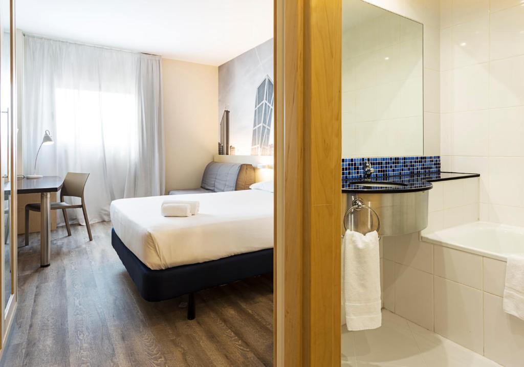 Habitación doble Accesible del hotel B&b Madrid Airport T1 T2 T3