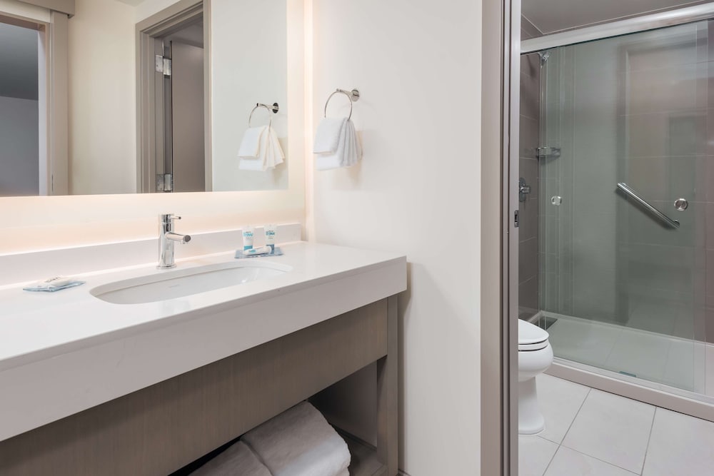 Suite con cocina en planta alta | Dos camas queen del hotel Hyatt House Chicago West Loop. Foto 3