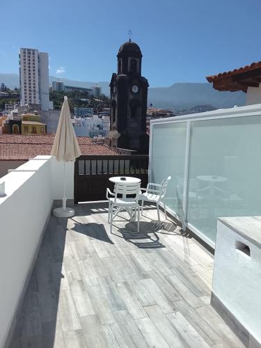 Habitación Doble Superior - 2 camas, con vistas a la ciudad del hotel Monopol. Foto 4