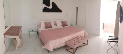 Habitación Doble Superior - 2 camas, con vistas a la ciudad del hotel Monopol. Foto 2