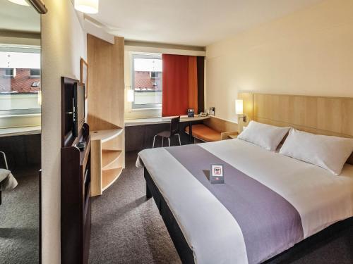 Habitación con 1 cama doble del hotel Ibis Praha Old Town. Foto 2