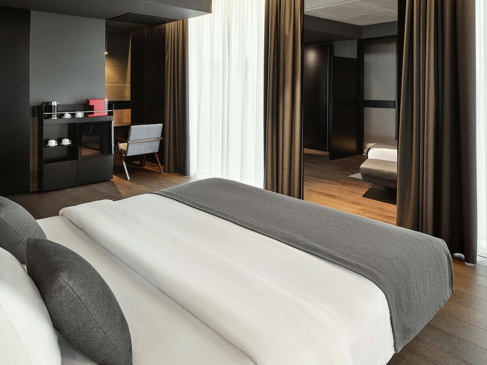 Habitación ejecutiva, 1 cama de matrimonio grande del hotel Mövenpick Zagreb. Foto 1