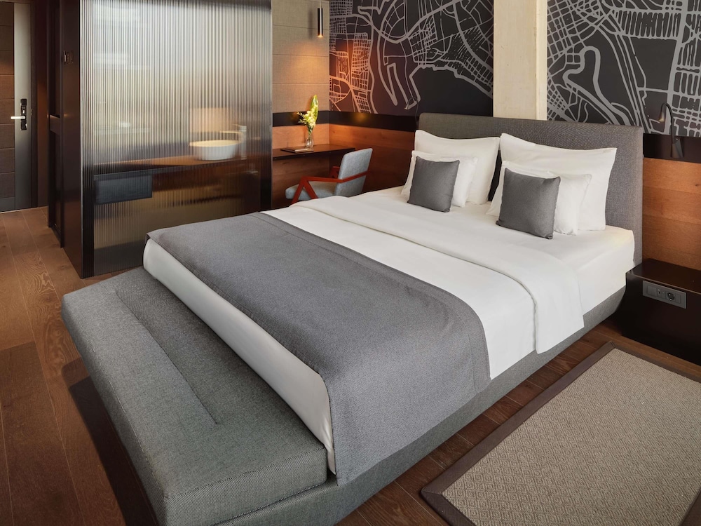 Habitación Deluxe, 2 camas individuales del hotel Mövenpick Zagreb. Foto 3