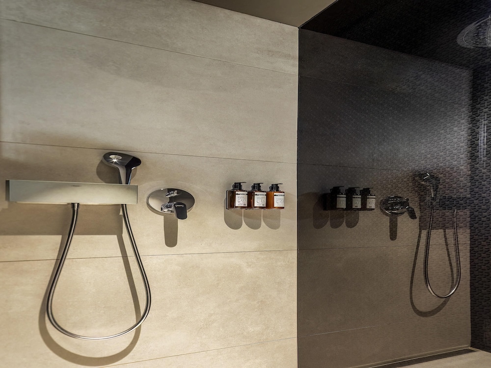 Habitación Deluxe, 2 camas individuales del hotel Mövenpick Zagreb. Foto 7