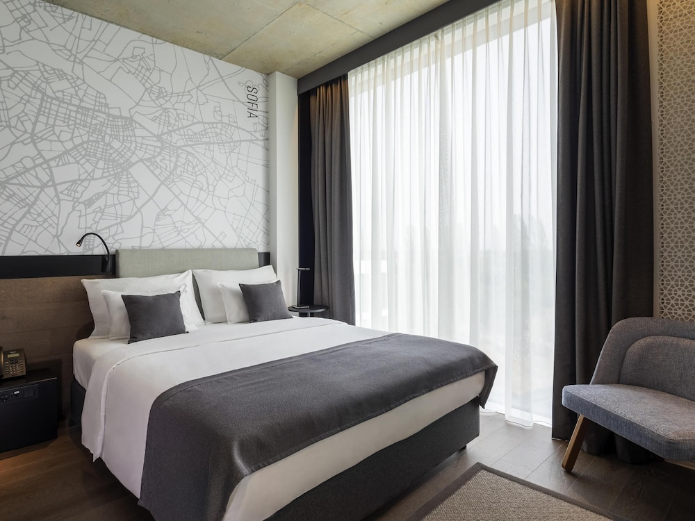 Habitación superior, 1 cama de matrimonio del hotel Mövenpick Zagreb. Foto 5