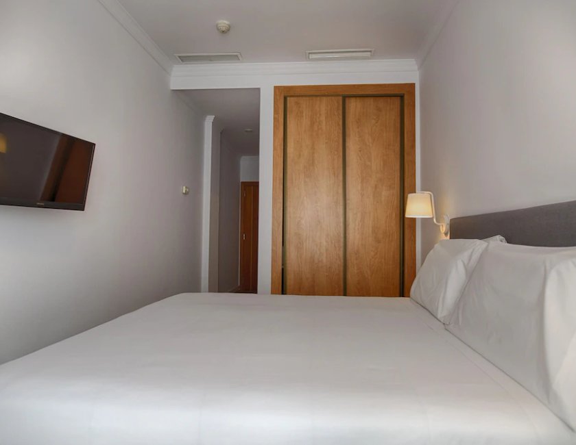 Habitación doble superior, vistas a la ciudad del hotel Sercotel Tribuna Malaga. Foto 1