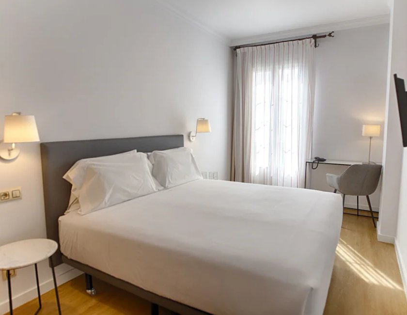 Habitación doble superior, vistas a la ciudad del hotel Sercotel Tribuna Malaga. Foto 2