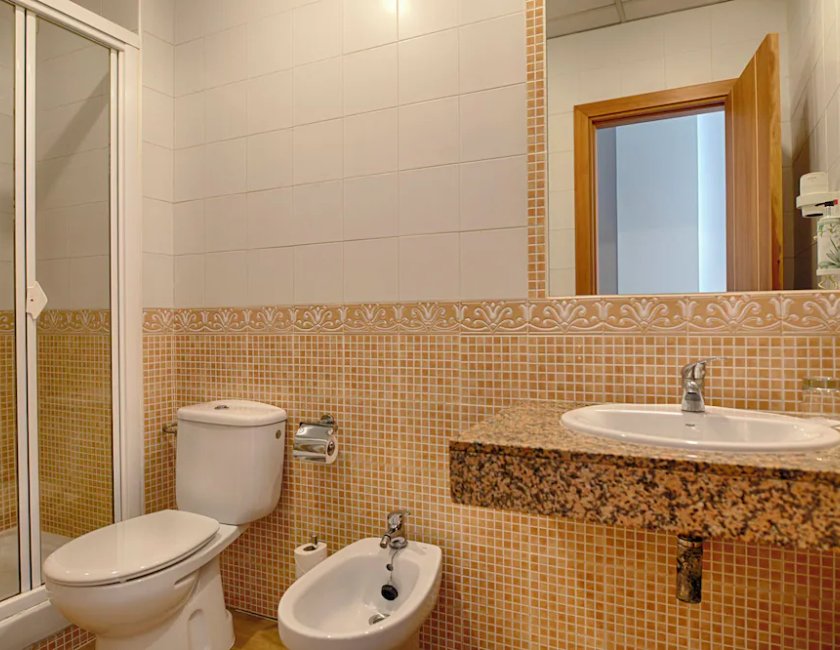 Habitación Clásica del hotel Sercotel Tribuna Malaga. Foto 10