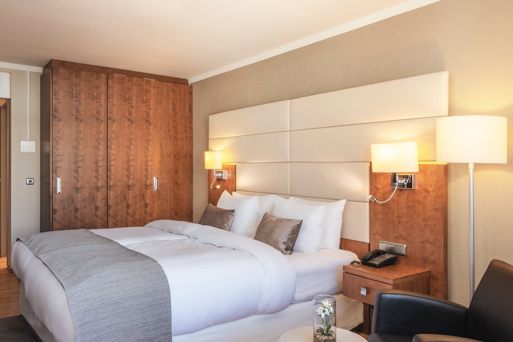 Suite Business, 1 cama de matrimonio grande del hotel Crowne Plaza Frankfurt Congress , An Ihg