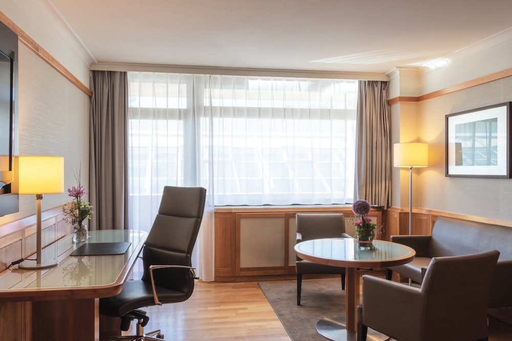 Suite Business, 1 cama de matrimonio grande del hotel Crowne Plaza Frankfurt Congress , An Ihg. Foto 4