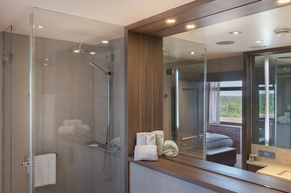 Suite Business, 1 cama de matrimonio grande del hotel Crowne Plaza Frankfurt Congress , An Ihg. Foto 9