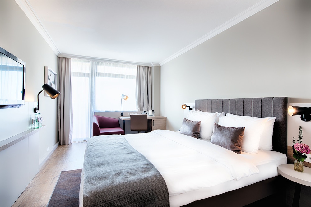 Habitación estándar, 1 cama de matrimonio del hotel Crowne Plaza Frankfurt Congress , An Ihg