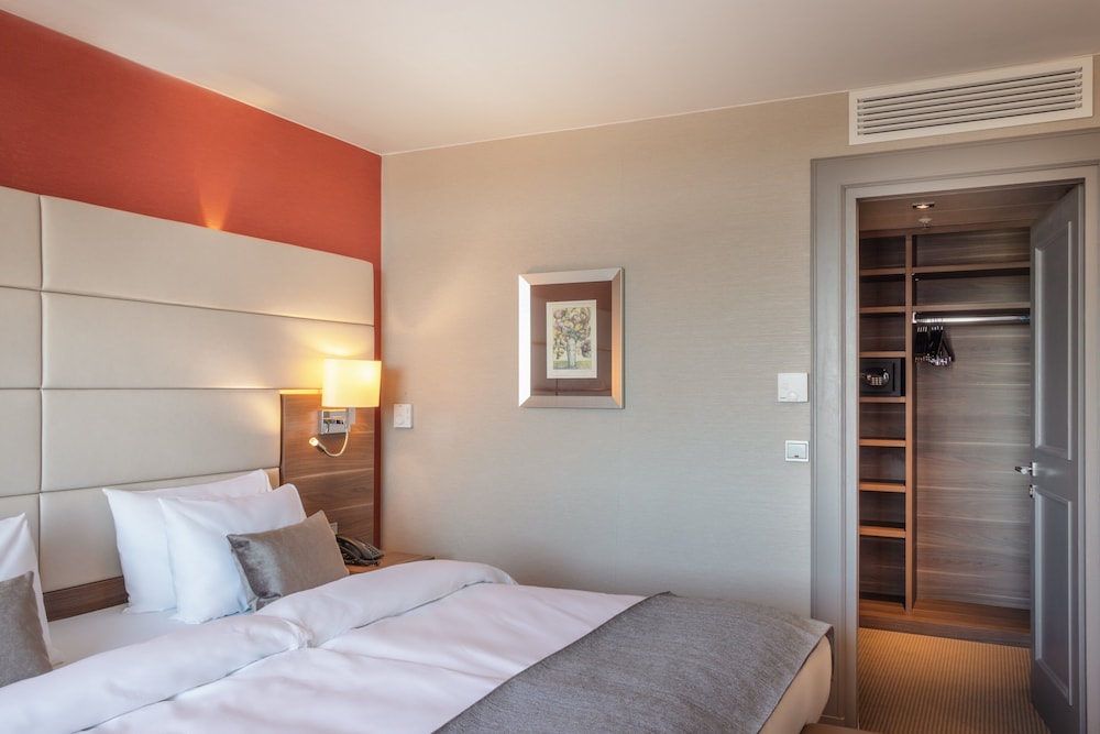 Suite, 1 cama de matrimonio grande (Crowne Plaza) del hotel Crowne Plaza Frankfurt Congress , An Ihg. Foto 3