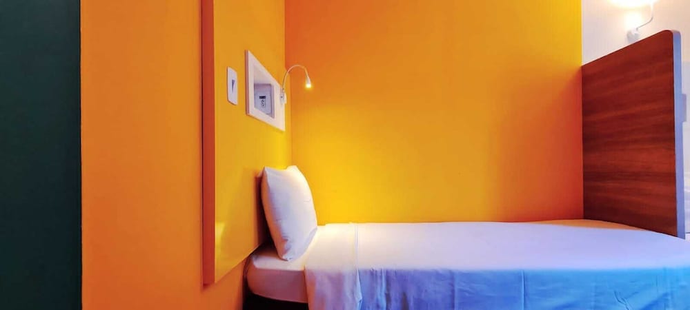 Apartamento estándar con dos camas individuales del hotel ibis budget Petropolis. Foto 3