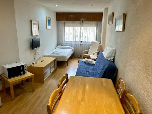 Apartamento Sofá Cama incluido 2 Camas individuales kitchenette del hotel Goya 75