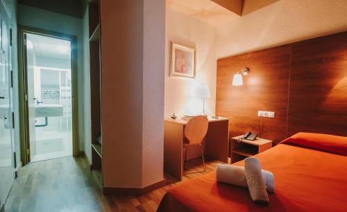 Habitación Individual del hotel Embajador. Foto 4
