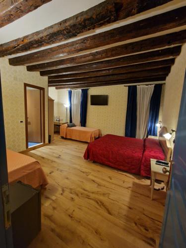 Habitación Familiar Clásica - Anexo del hotel Tintoretto. Foto 5