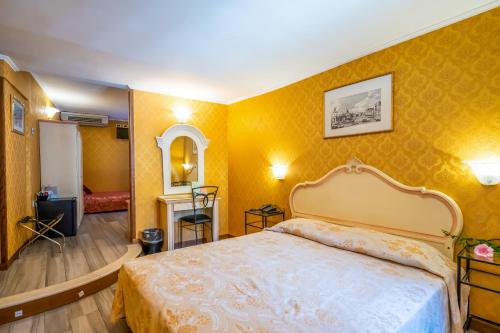 Suite Junior con vistas al canal del hotel Tintoretto. Foto 3