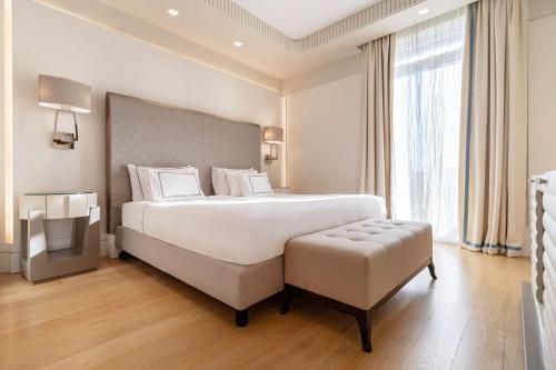 Suite Presidencial con terraza del hotel Melia Genova