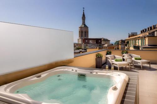 Suite Presidencial con terraza del hotel Melia Genova. Foto 9