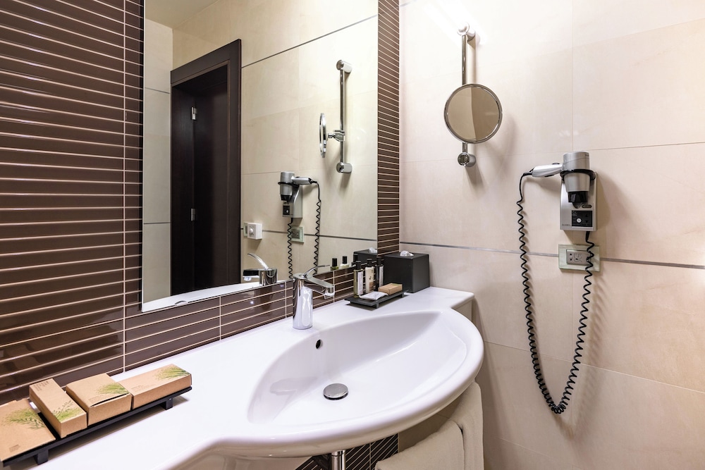 Suite Deluxe with Jacuzzi del hotel Bessahotel Boavista. Foto 14