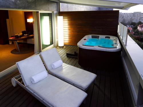 Suite con bañera de hidromasaje del hotel Bessahotel Boavista. Foto 18