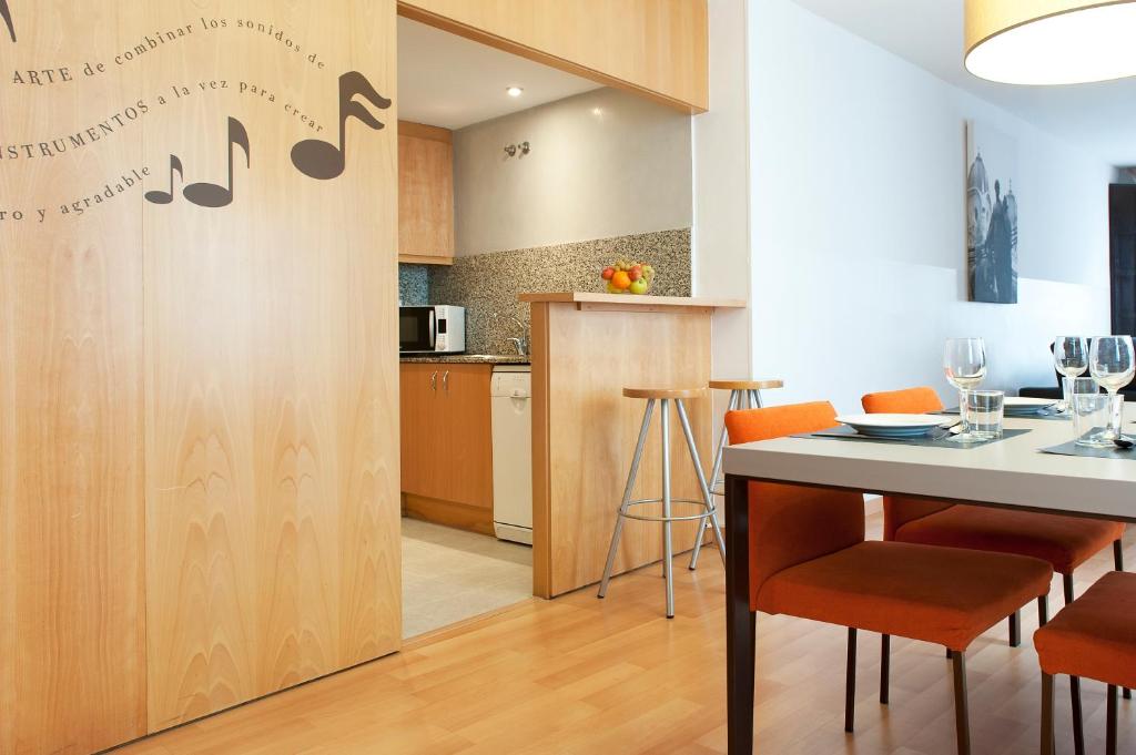 Estudio del hotel Aspasios Plaza Real Apartments. Foto 1